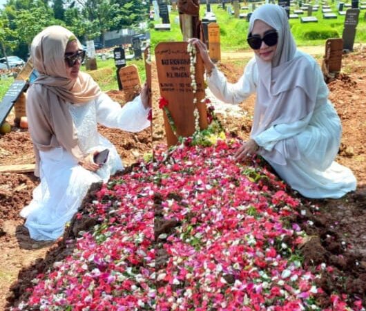 Artis Penyanyi Annisa Queen Tuadji Sedang Berduka Penyanyi Bang Toyib Sedang Berduka