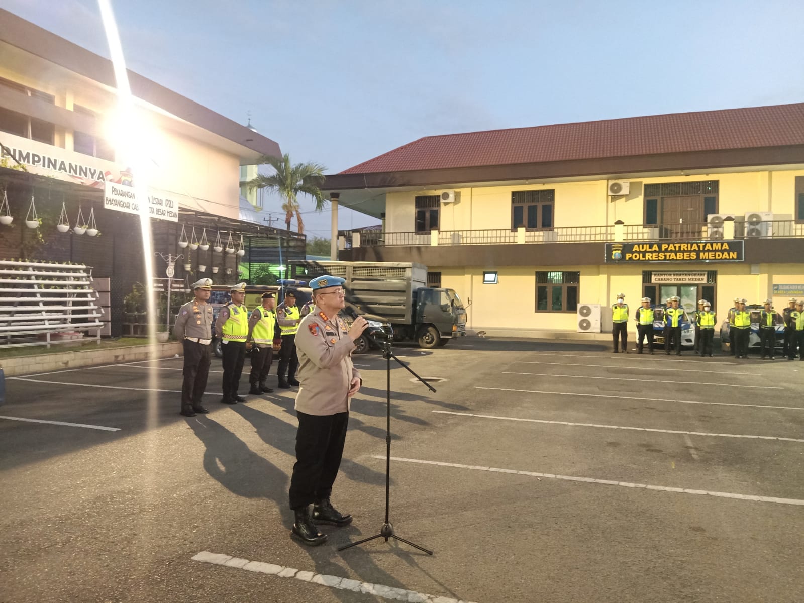 Pimpin Apel Pagi, Kabid Propam : Kita Harus Hadir di Tengah Masyarakat 