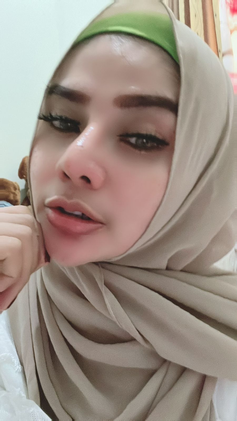 Artis Cantik Tengku Caren Dengan Penampilan Berbeda Lebih Percaya Diri Dengan Berhijab