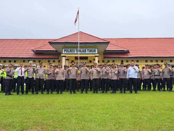 Kapolres Tanjab Timur Lantik 78 Personil Saat Launching Polisi Rukun Warga (RW) di Halaman Mako Polres Tanjab Timur 