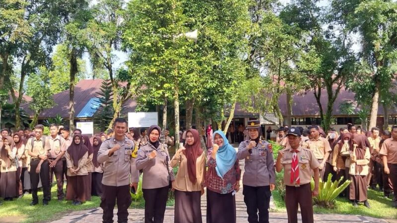 SISWI SMA NEGERI 5 KOTA BINJAI SUMATERA UTARA JUARA I CERPEN TINGKAT NASIONAL DALAM HUT BHAYANGKARA KE 77