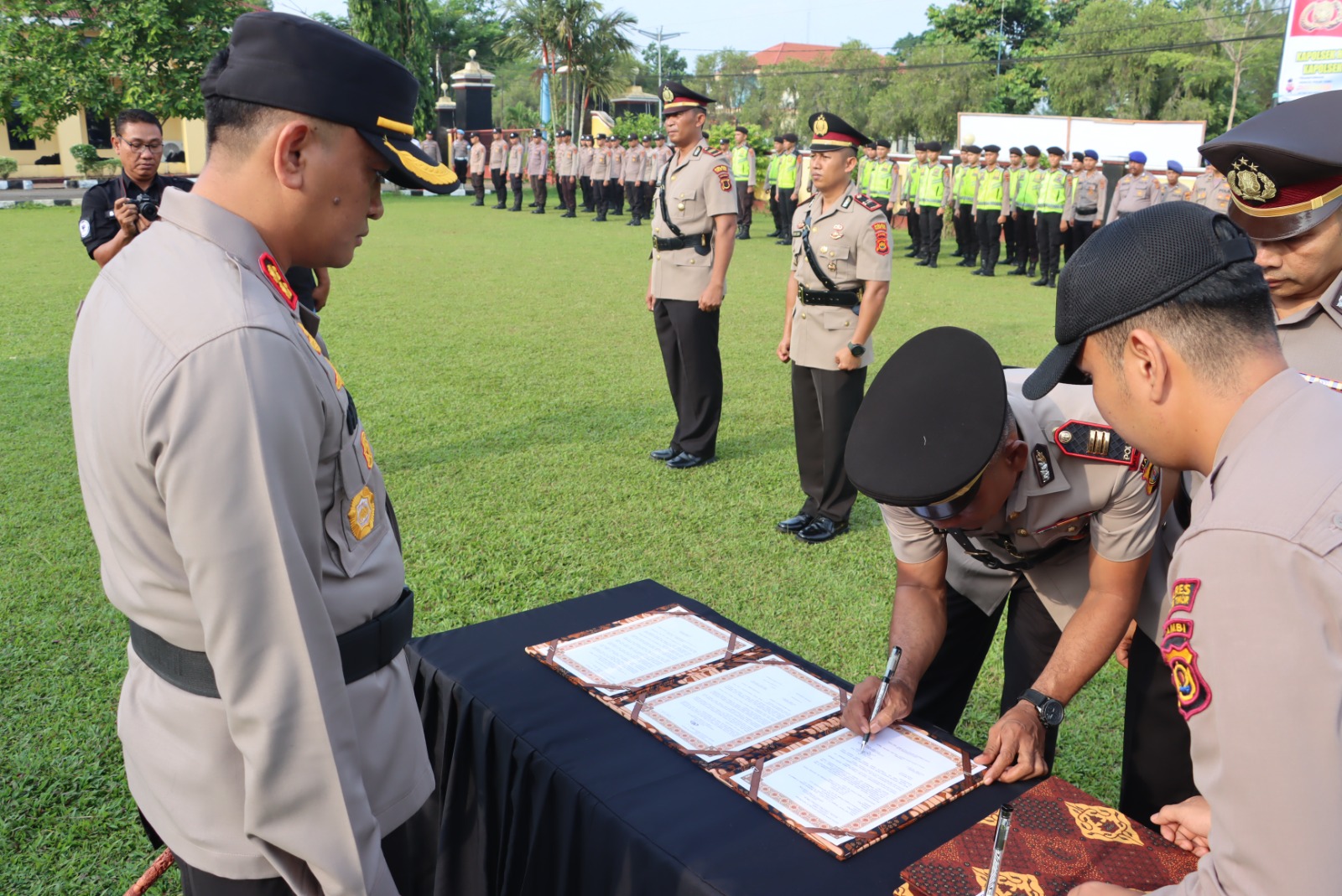 Kapolres Tanjab Timur Pimpin Sertijab Kapolsek Dendang Dan Kapolsek Menhul