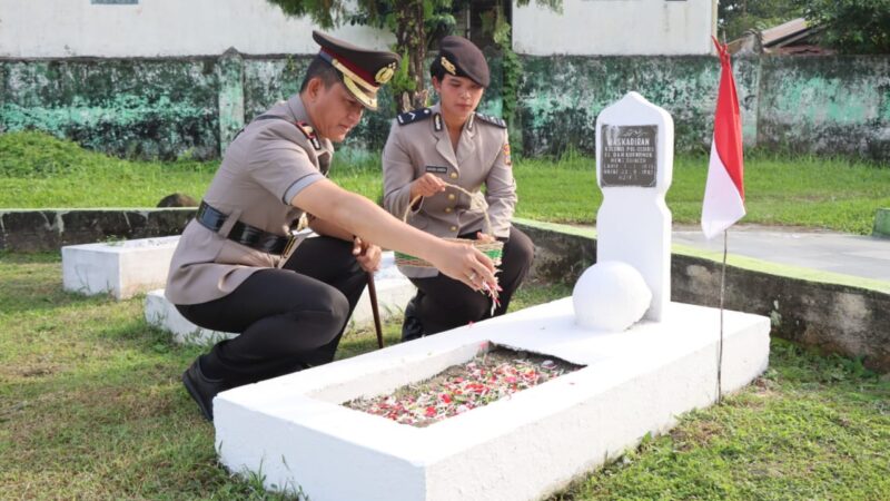 Jelang HUT Bhayangkara ke-77 Kapolrestabes Medan Hadiri Upacara Ziarah di Taman Makam Pahlawan