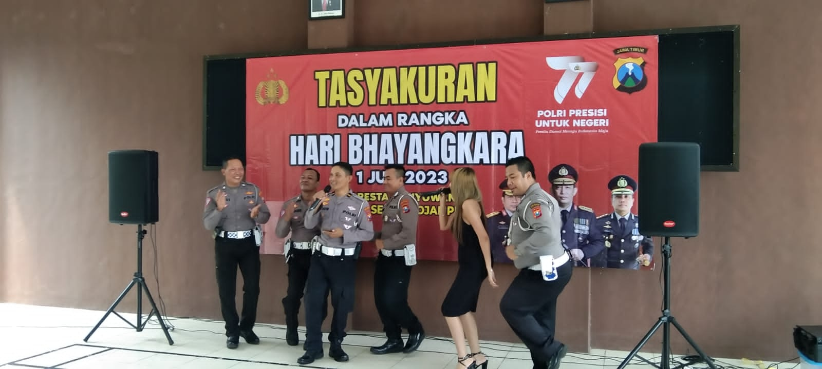 Kanitlantas Polsek Rogojampi Meriahkan Dalam Rangka Acara Tasyakuran Hari Bhayangkara Ke 77 