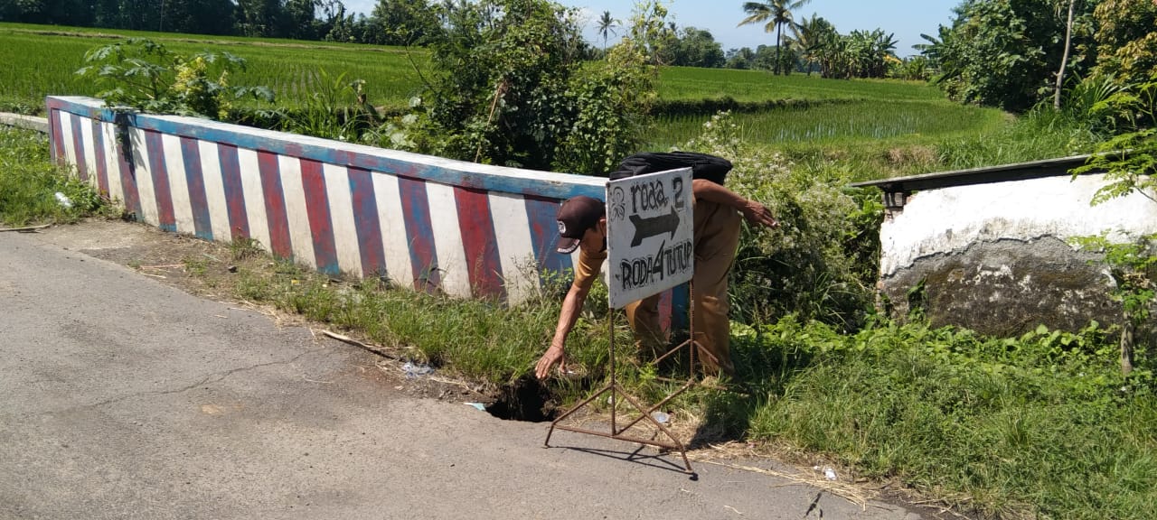 Jalan Berbahaya Pemdes Benelan Kidul Berharap Ada Perhatian Dari Dinas Terkait 