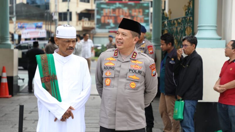 Kapolda Sumut Irjen Pol Agung Setya Tiba di Kualanamu dan Tunaikan Salat di Masjid Raya Al Mashun