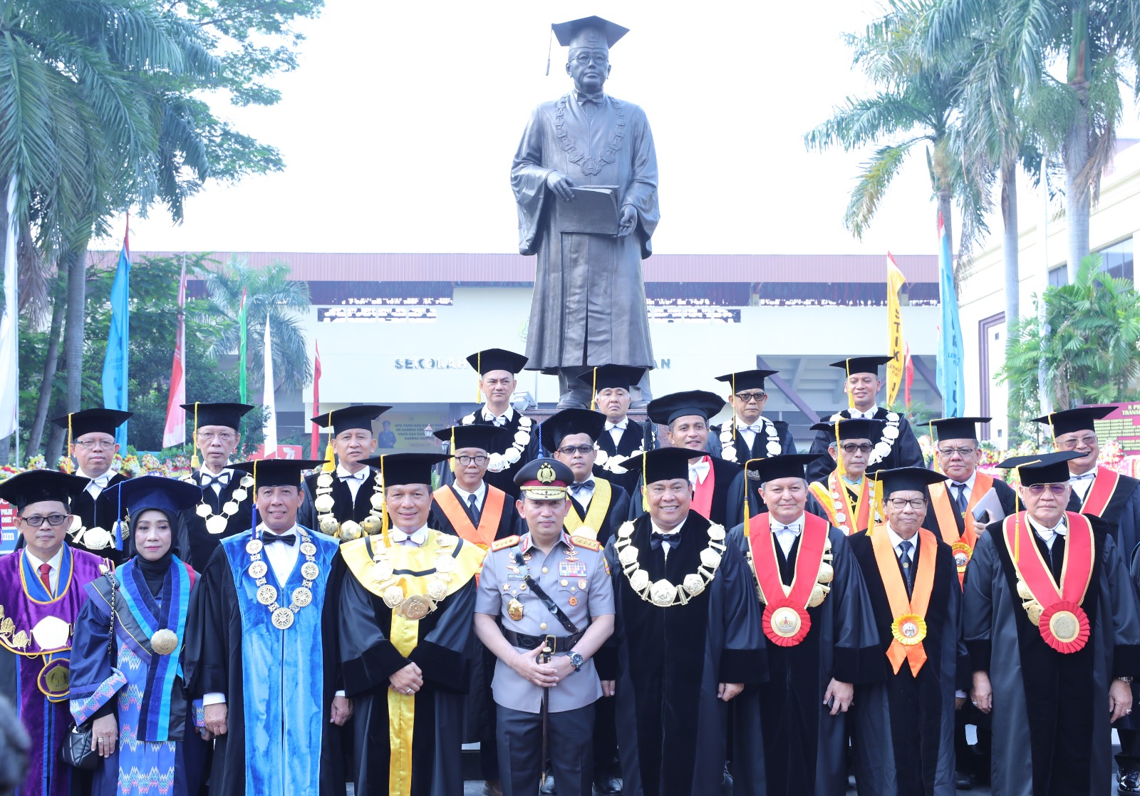 KEPALA BNN RI RESMI DIKUKUHKAN SEBAGAI GURU BESAR TETAP ILMU KEPOLISIAN