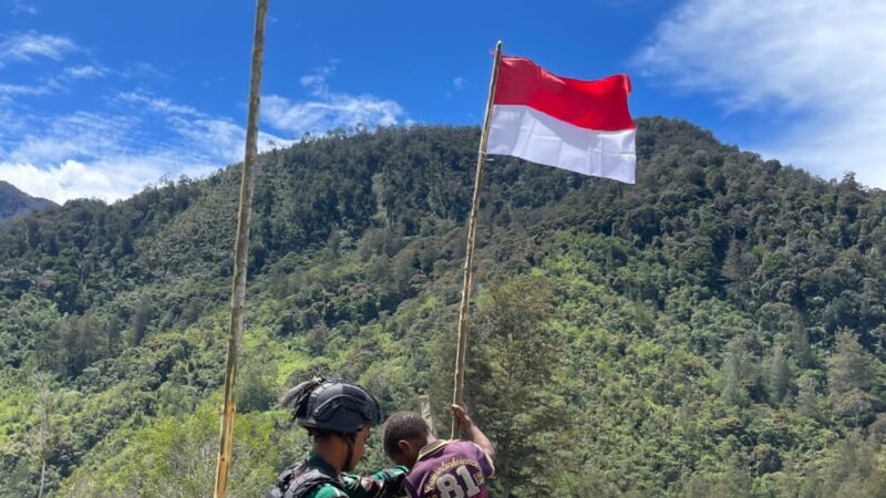 Edukasi Merah Putih Usia Dini di Papua Satgas Mobile Yonif Raider 300/Bjw Siliwangi