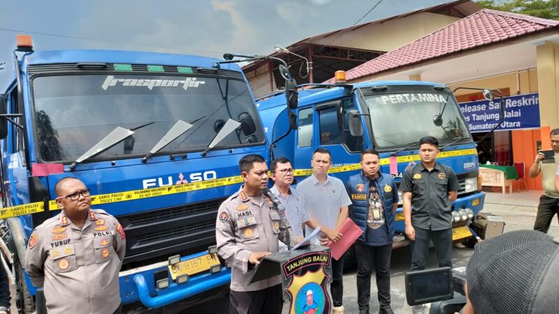 Polda Sumut Bersama Polres Tanjungbalai Gelar Konfrensi Pers Terkait 4 Penindakan Penyalagunaan BBM Solar Bersubsidi dan Non Subsidi. 