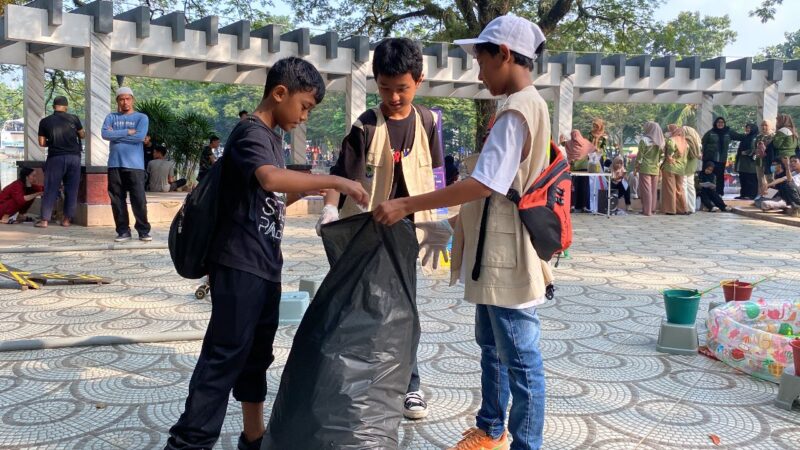 WCD Sumsel dan Content Creator Gelar Aksi Cleanup Kemerdekaan di Palembang