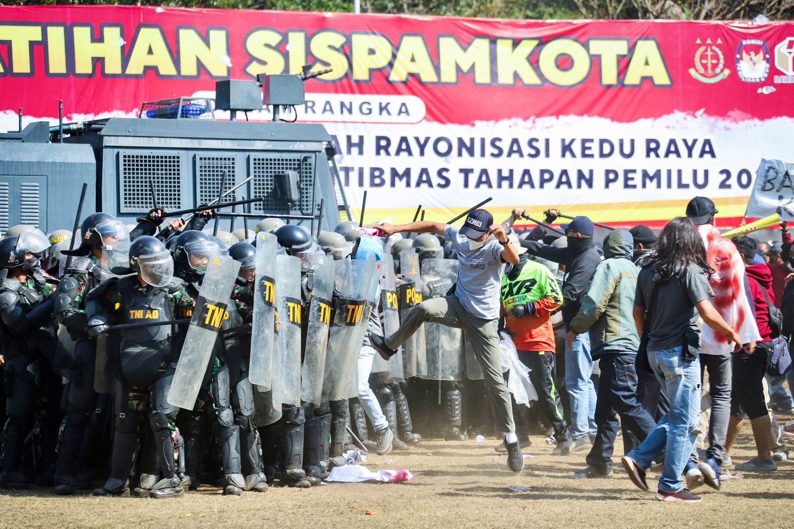 Polda Jateng Gelar Simulasi Pengamanan Tahapan Pemilu, Termasuk Siapkan Patroli SIBER