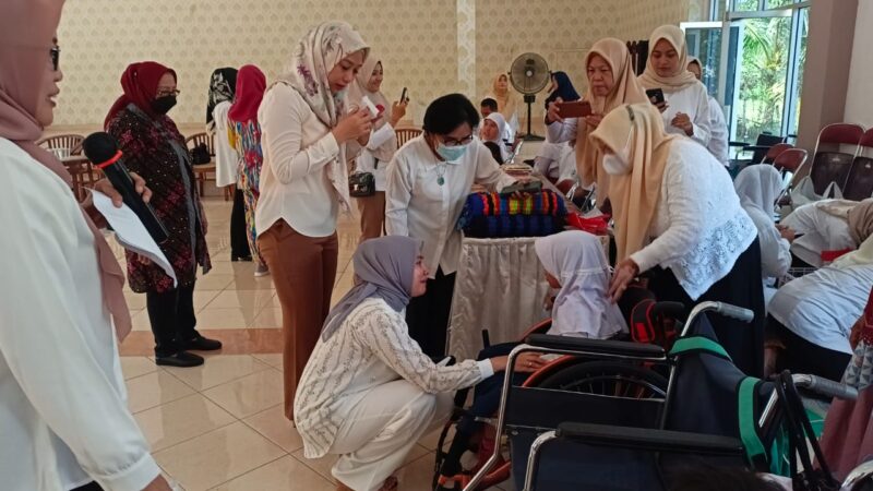 Berbagi Senyuman Bersama Anak Disabilitas YPAC Palembang 