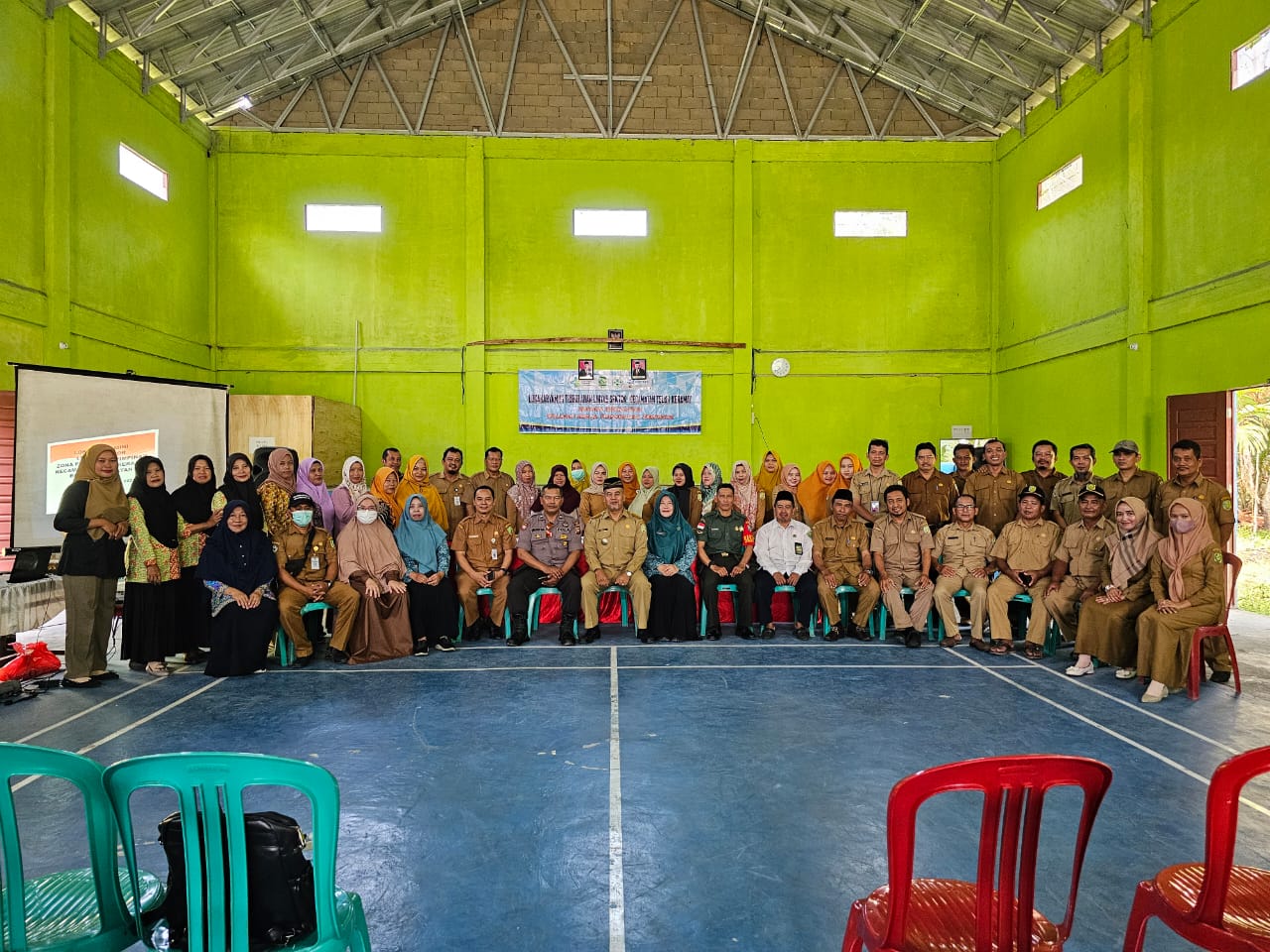 Babinsa Sayang Sedayu Hadiri Lokakarya Mini Lintas Sektor Puskesmas Kecamatan Teluk Keramat