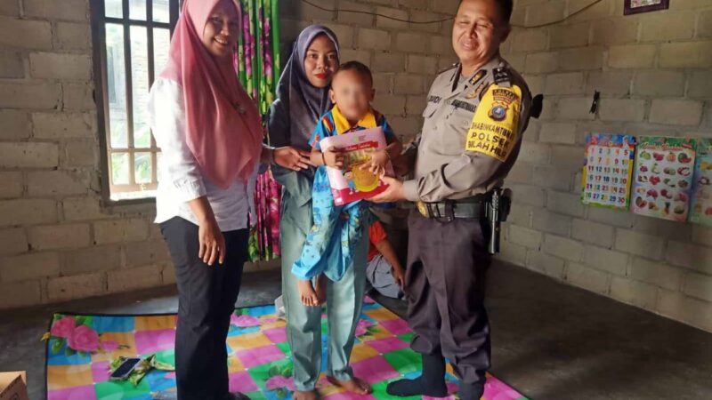 Polres Labuhanbatu kunjungi rumah anak Stunting