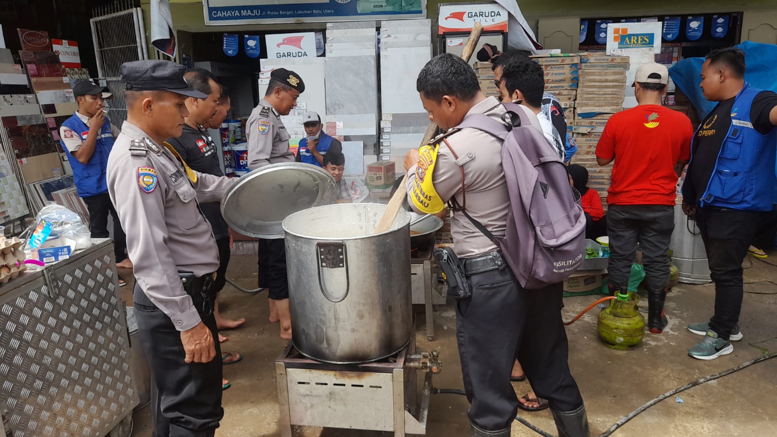 Banjir Di Desa Pulo Bargot Polres Labuhanbaty Siapkan Dapur Umum