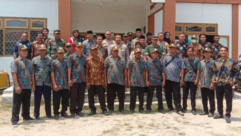 Bersama Muspika Kecamatan Pebayuran,Polres Metro Bekasi Giat Rembug Warga Desa Bantarjaya