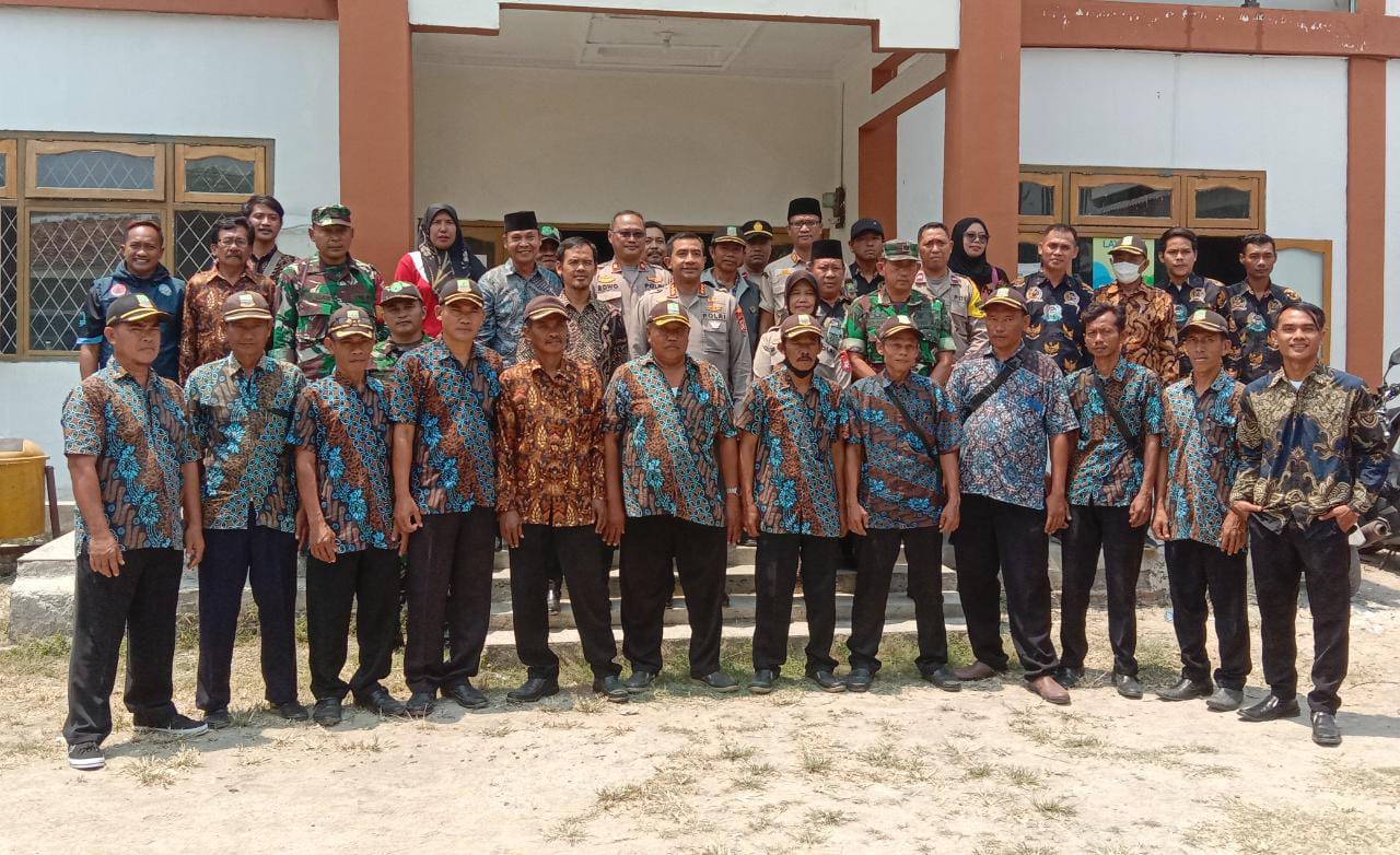 Bersama Muspika Kecamatan Pebayuran,Polres Metro Bekasi Giat Rembug Warga Desa Bantarjaya