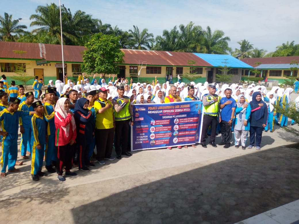 Sat Lantas Polres Labuhanbatu tak bosan-bosan datangi sekolah untuk Sosialisasi tertib berlalu lintas