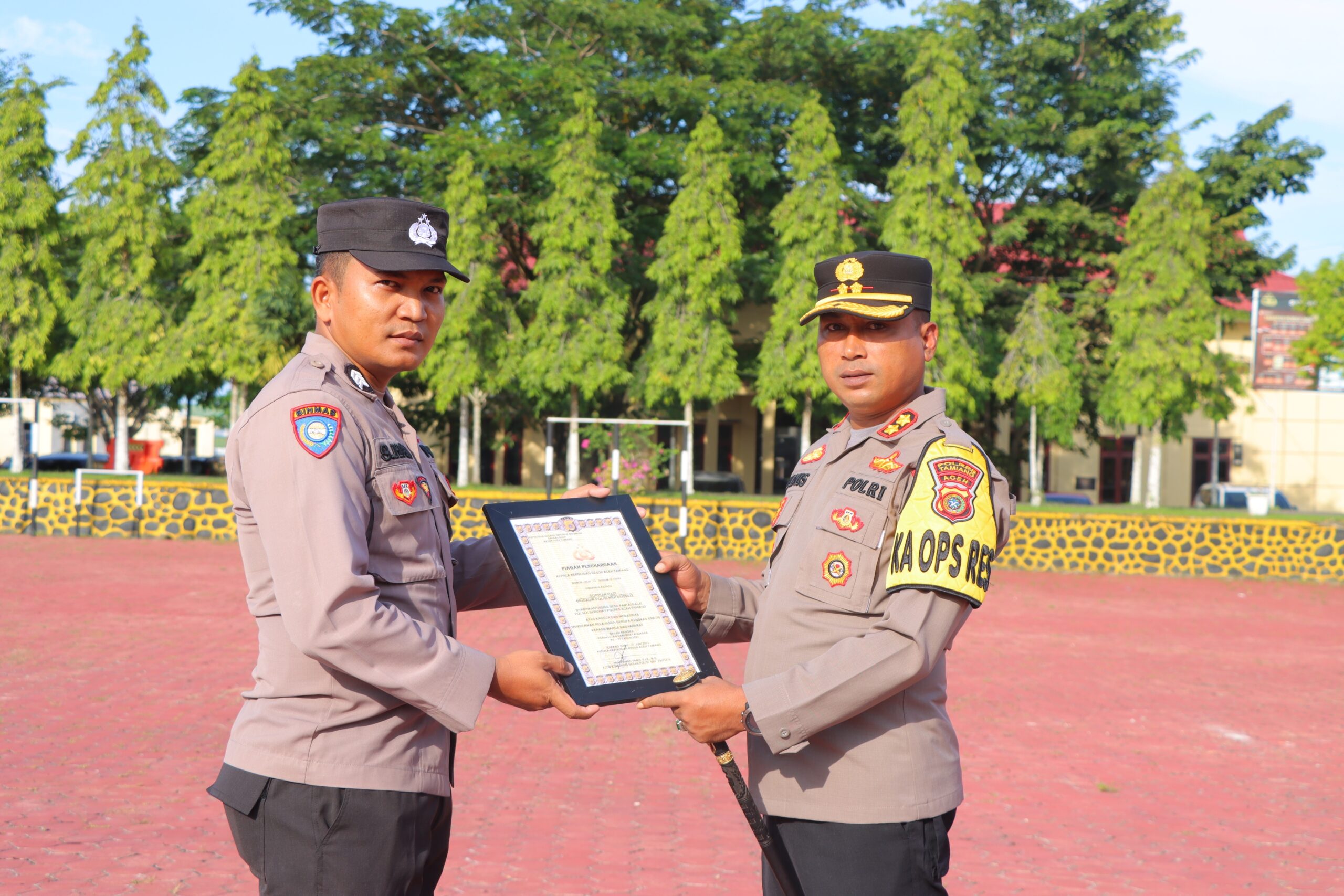 Sebagai Bentuk Apresiasi, Kapolres Aceh Tamiang Berikan Reward Kepada Bhabinkamtibmas Terbaik 