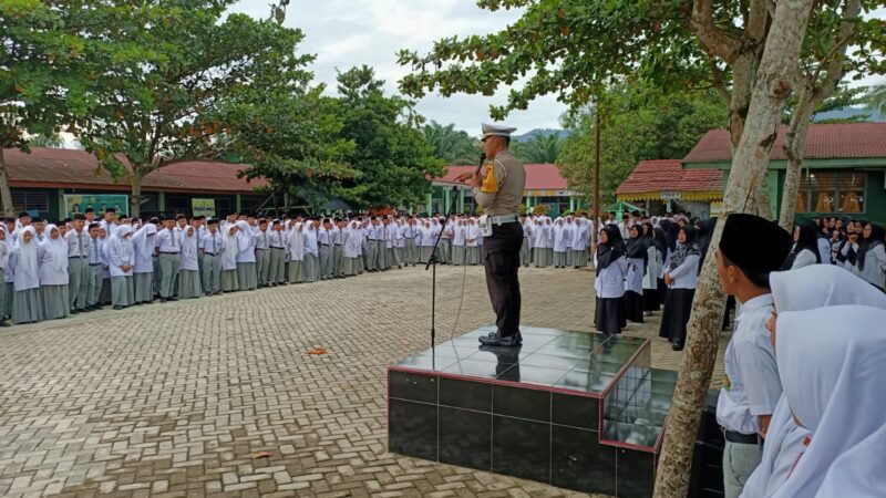 Sudah datangi 67 sekolah Tingkat SMP dan SMA, namun masih ditemukan Pelajar yang Tidak tertib berlalu lintas