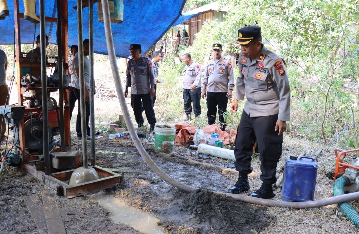 Kapolres Gowa Bersama PJU Pantau Langsung Proses Pembuatan Sumur Bor di Bollangi