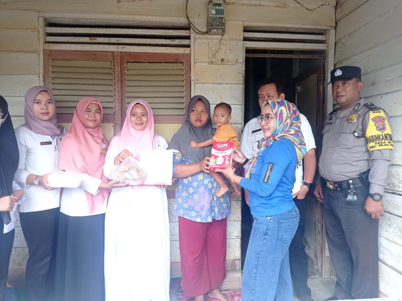 DOOR TO DOOR SYSTEM SEBAGAI UPAYA PERCEPATAN DAN ANTISIPASI STUNTING POLRES LABUHANBATU