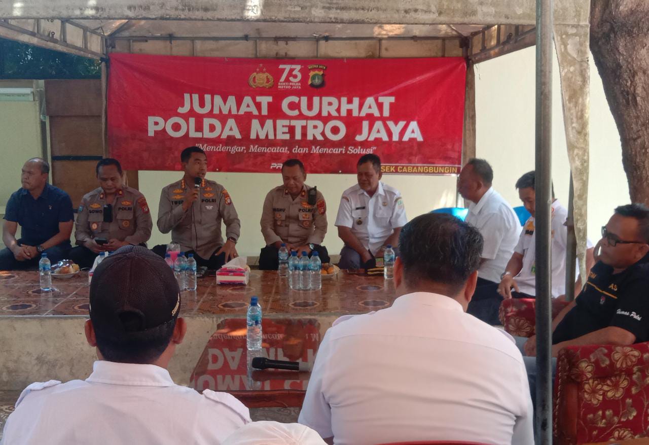 Jumat Curhat Kapolres Metro Bekasi.   Bersama Muspika Kecamatan Cabangbungin Di Halaman Samping Polsek Cabangbungin 