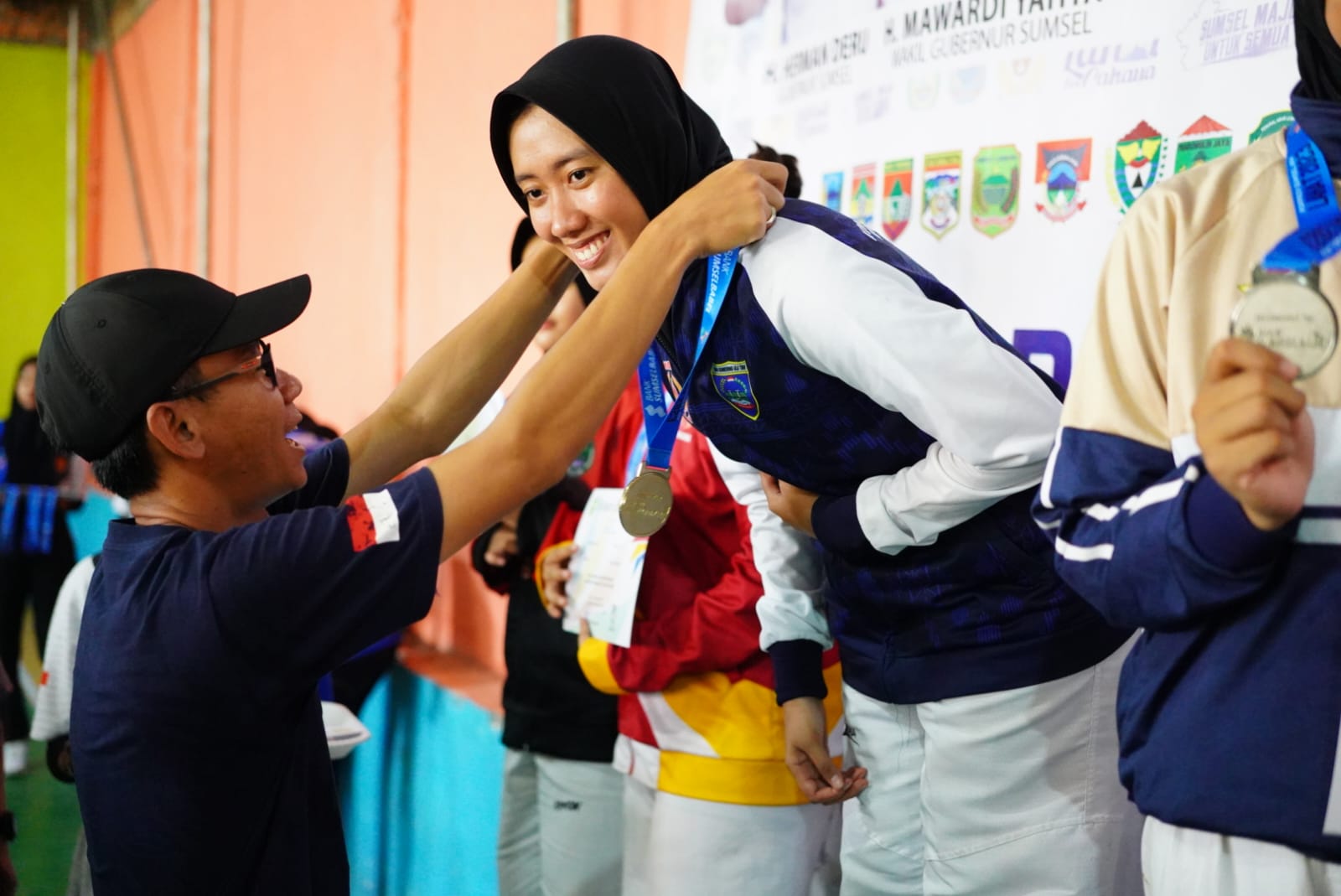 Echa Febriyana ,Putri Pertama Kades Taraman Jaya Boyong Medali Emas dari Cabor Taekwondo 2023 