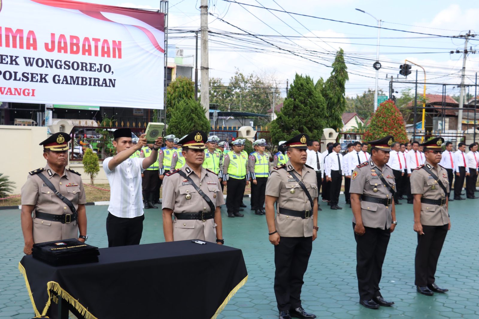 Mutasi di Polresta Banyuwangi: Kasat Narkoba dan Tiga Kapolsek Berganti