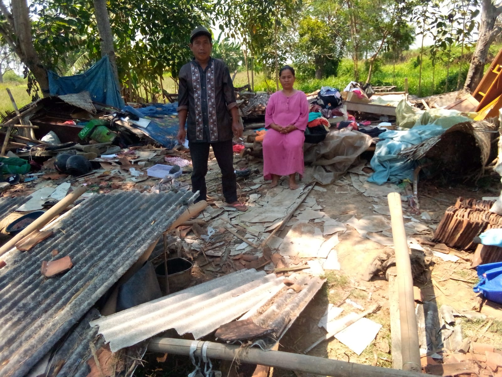 Rumah Tidak Layak Huni Roboh Diterjang Angin Puting Beliung Akibat Tidak Ada Perhatian Pemerintah 