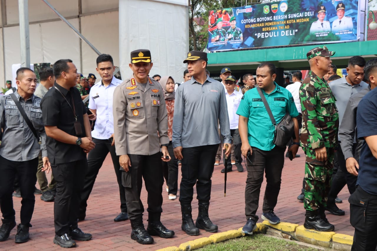 Kapolrestabes Medan Hadiri Pembukaan Gotong royong Bersih Sungai Deli 