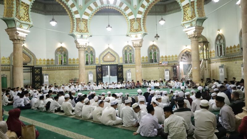 Merawat Tradisi Ratib Al Haddad Kesultanan Deli, Polda Sumut Ajak Ponpes Mengaji di Masjid Raya Almashun