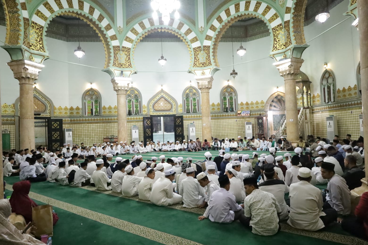 Merawat Tradisi Ratib Al Haddad Kesultanan Deli, Polda Sumut Ajak Ponpes Mengaji di Masjid Raya Almashun