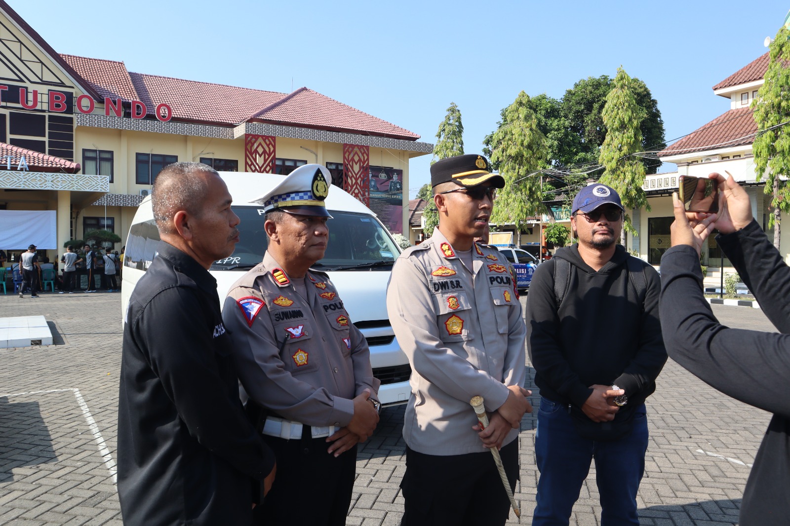 Polres Situbondo Serahkan Kepada Pemilik, Mobil Rental Yang Berhasil Diamankan Saat Hendak Digelapkan 