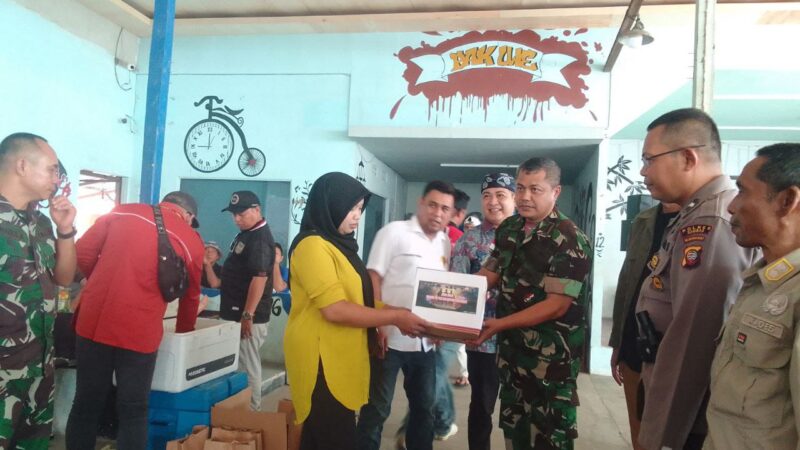 Memeriahkan HUT TNI Ke 78 Kodim 1208/Sambas Bersama Instansi Terkait Gelar Donor Darah