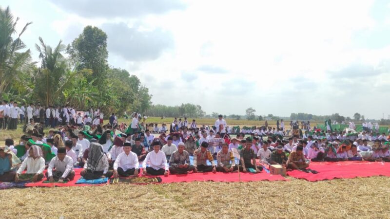 Bhabinkamtibmas Polsek SS III Laksanakan Sholat Istisqo Bersama Muspika dan Masyarakat OKU Timur 