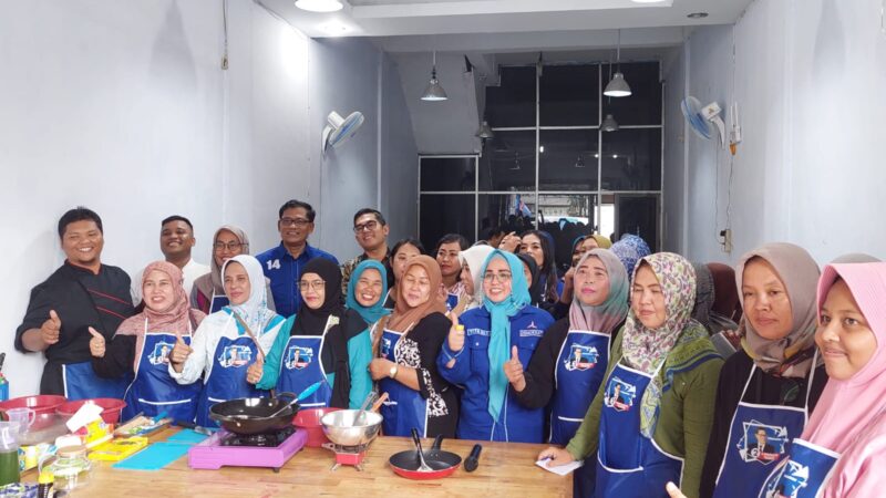 Membangun UMKM Dalam Bidang Kuliner Ir. H. Abdul Rasyid, S.T., M.E Menggelar Kelas Memasak