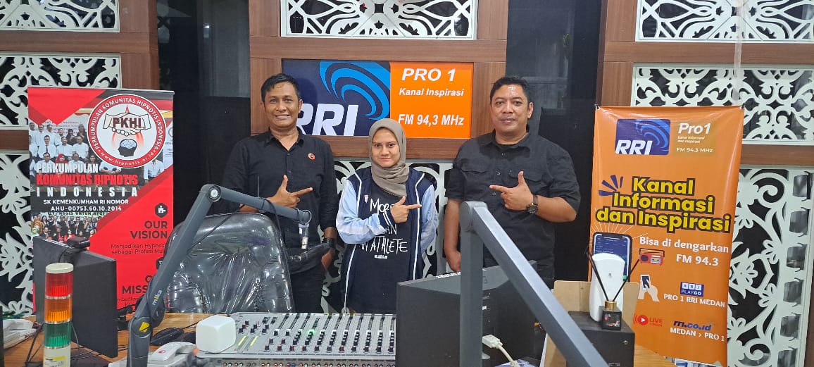 Pola Asuh Terhadap Anak Melalui Hypnoparenting  Ngobrol Asik Show Di RRI Pro I FM Medan