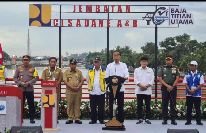 Presiden Joko Widodo Kembali Meresmikan Tiga Jembatan Pengganti Jembatan Callender Hamilton