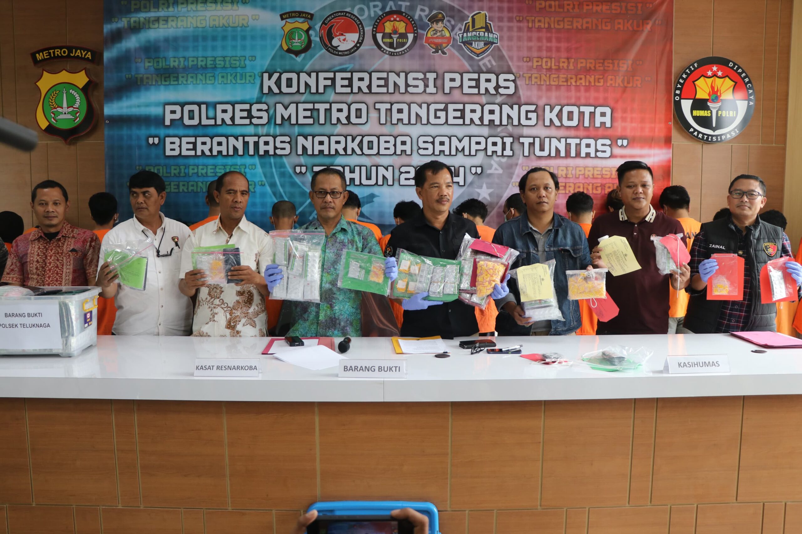 Polres Metro Tangerang Kota & Polsek Jajaran Mengungkap 14 kasus obat terlarang yang siap beredar secara langsung maupun online/COD