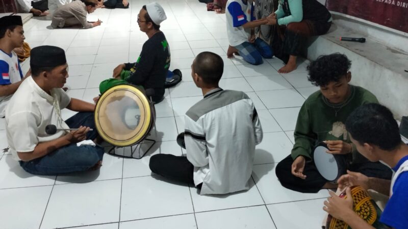 Therapy Musik Realigi Shalawat Nabi Bagian Dari Kegiataan Di LRPPN BI Cabang Banyuwangj Jawa Timur.