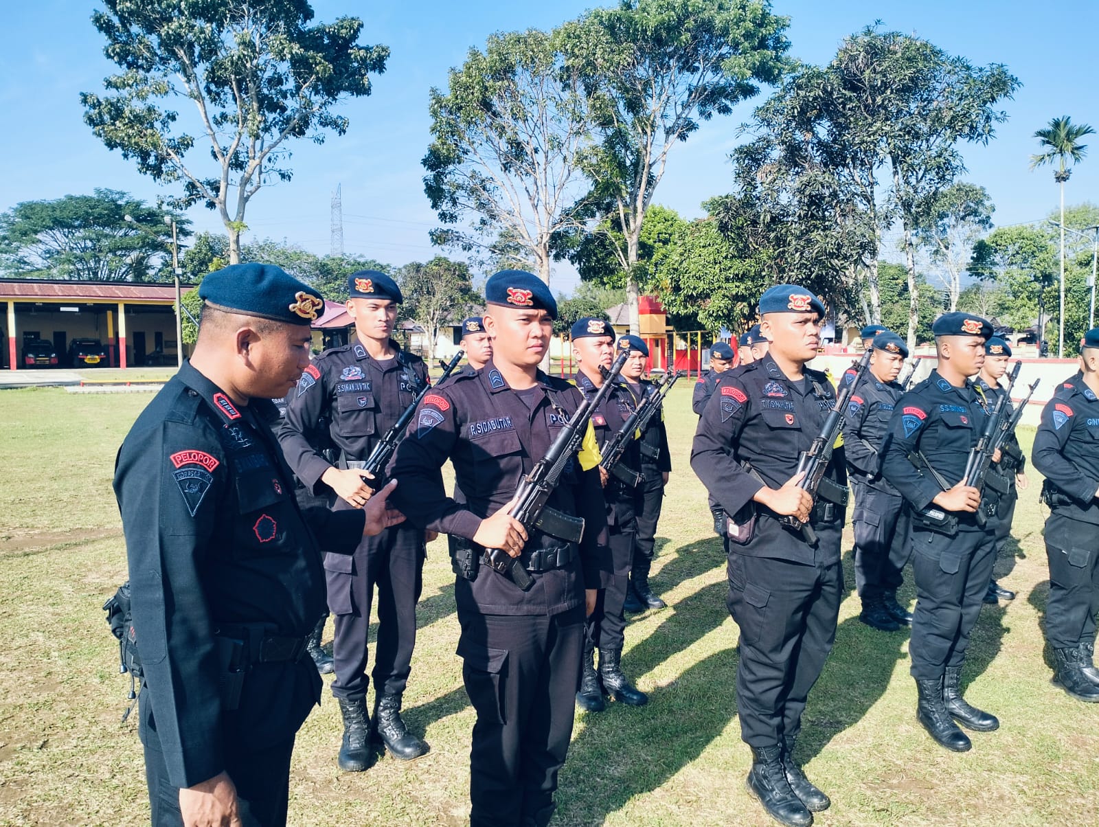 Personel Batalyon C Sat Brimob Polda Sumut Laksanakan Latihan PBB Guna Tingkatkan Kemampuan Dan Kedisiplinan