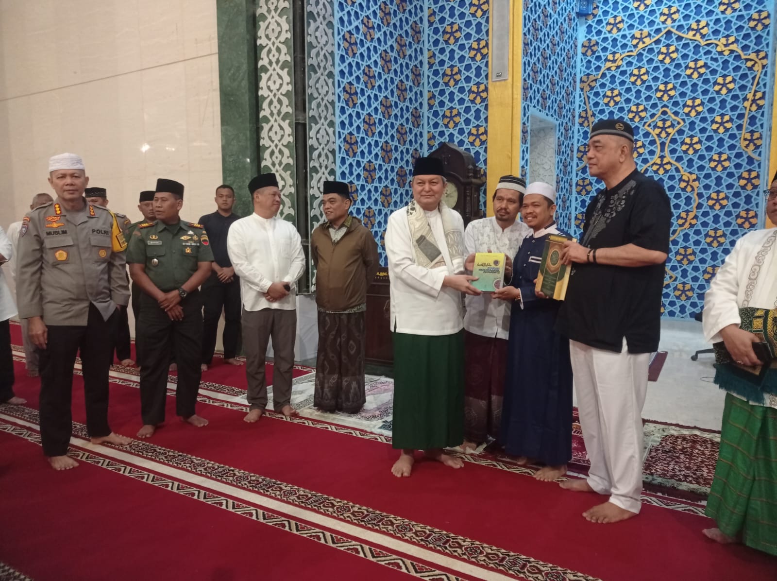 Kepala BNPT Komjen Rycko Amelza Dahniel Beri Tausiyah di Masjid Agung Medan