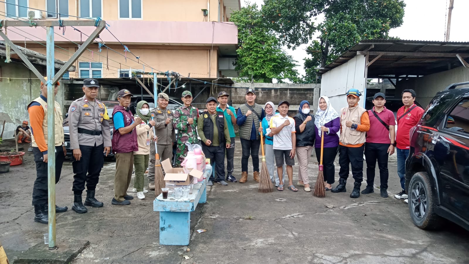 Gelar Kerja Bakti Peduli Kebersihan Lingkungan, 3 Pilar Giat di Kampung Kojan Jakbar