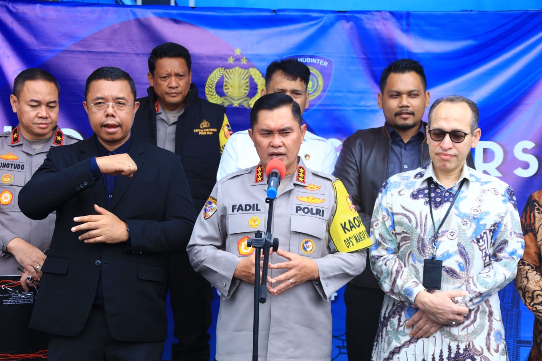 Kabaharkam Polri Lepas 111 Personel Amankan TPS Luar Negeri: Jalankan Tugas dengan Baik 