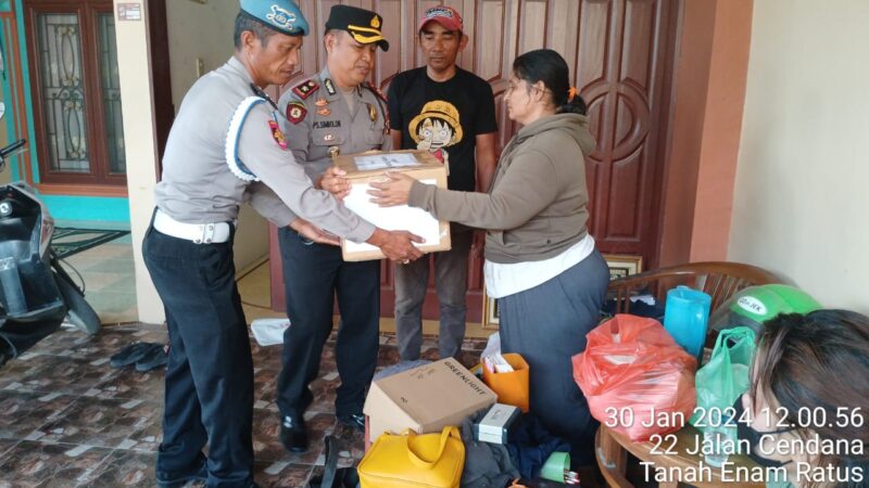 Polres Pelabuhan Belawan Beri Bantuan Kepada Korban Kebakaran