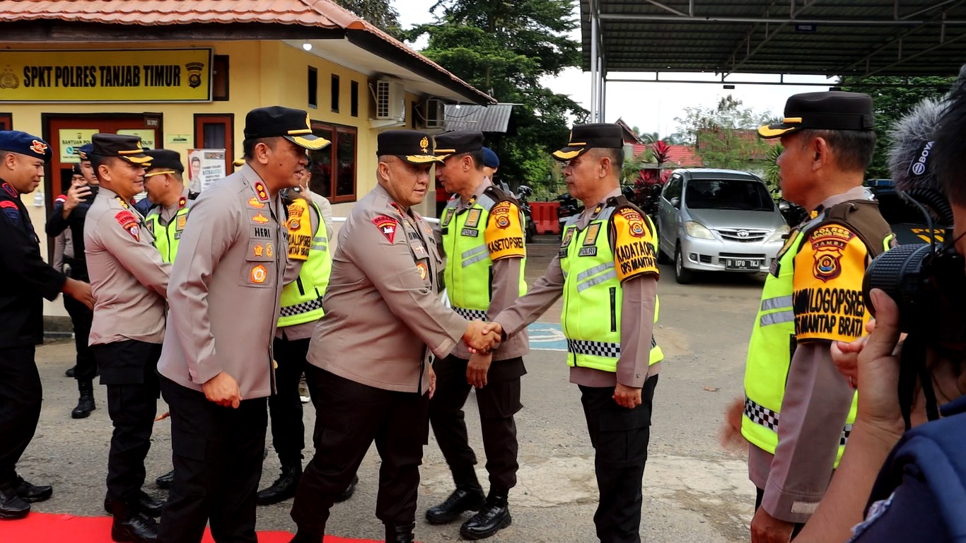 Wakapolda Jambi Cek Persiapan Personil Polres Tanjab Timur Dalam Pelaksanaan PAM TPS Pemilu 2024 