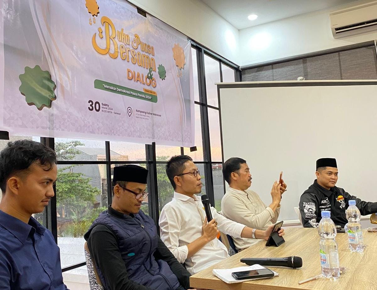 Gelar Bukber dan Dialog, DEMA UIN Alauddin Hadirkan Komisioner KPU Gowa dan Seniman Hukum