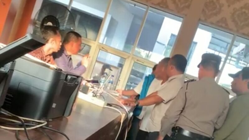 Diduga Adanya Permainan Suara, Butong Marah Saat Pleno PPK Marelan