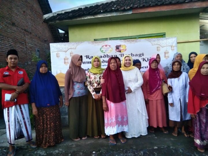 Kolaborasi Forum Peduli Susukan Kidul Bersama Media Radar Bhayangkara Indonesia di Bulan Ramadhan Berikan Harapan dan Kebahagiaan Bagi Mereka 